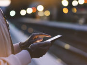Több mint egy héten át is képes életben maradni a koronavírus a mobilokon